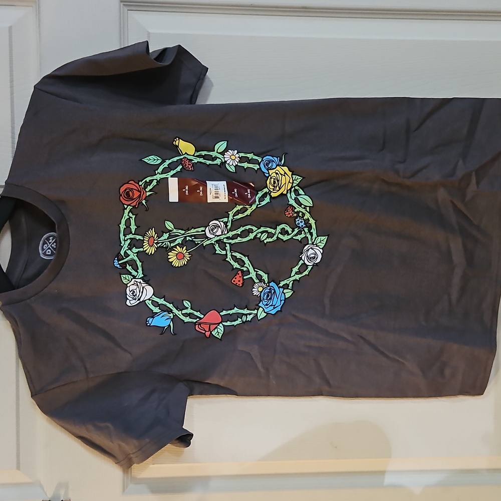 DOM PEACETHORN GRAPHIC TEE: GRAY: NEW WITH TAGS: ADULT SIZE S